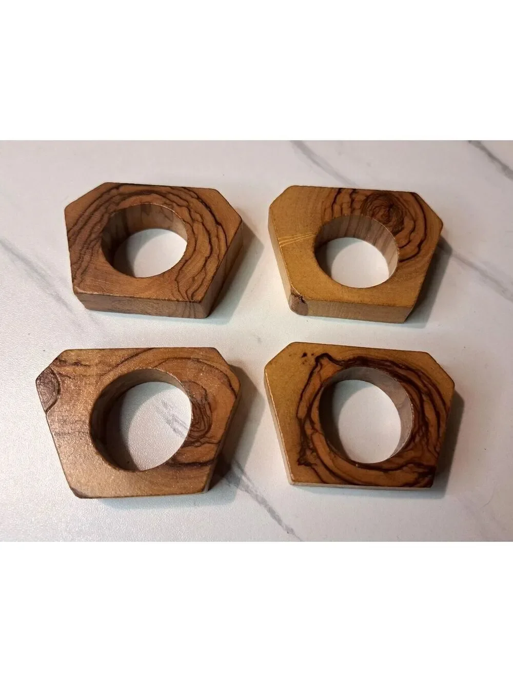 Vintage Set of 4 Solid Faceted, Square-Faced Natural Grain Wood Napkin Rings